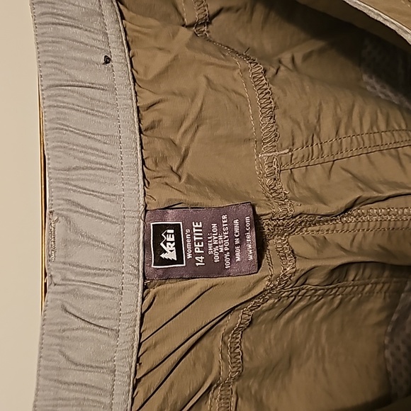 Women's REI multi function pants size 14 petite. - Picture 8 of 10